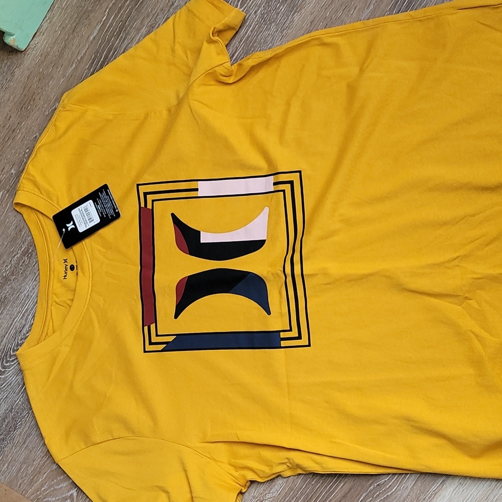 Hurley Mustard Yellow Colorblock Icon Graphic Tee Size Large NWT